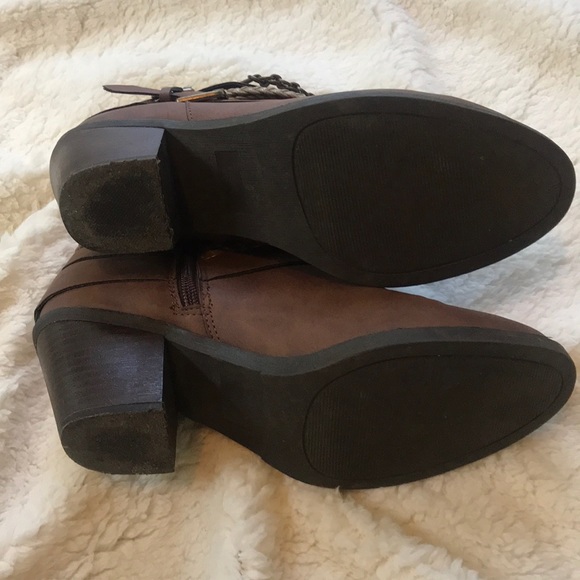 SOLD 🌟Booties - Picture 4 of 6